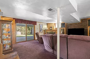 801 Redstone Dr, Pittsburgh, PA 15101 - Photo 28