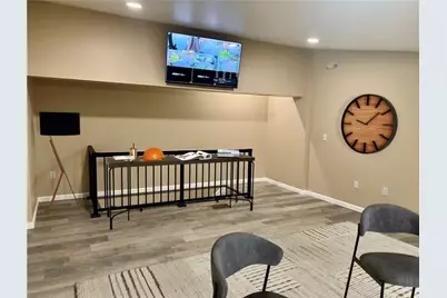 105 Entrance Dr, Pittsburgh, PA 15068 - Photo 18