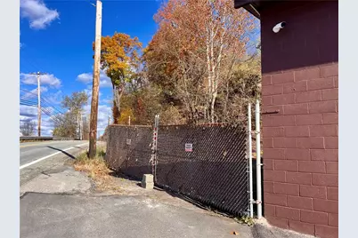 105 Entrance Dr, Pittsburgh, PA 15068 - Photo 12