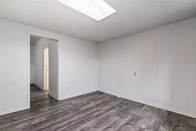 410 Hays Ave, Pittsburgh, PA 15210 - Photo 12