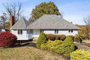 806 Golfview Dr, McKeesport, PA 15135 - Photo 1