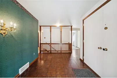 806 Golfview Drive, Elizabeth Twp/Boro, PA 15135 - Photo 6