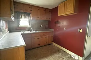 305 Crusher Way, Derry Boro, PA 15627 - Photo 8