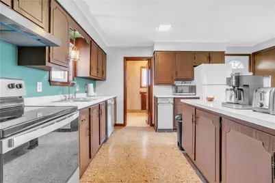 2101 Walnut Dr, Derry Township, PA 15650 - Photo 8