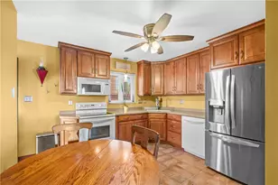 1116 Martin Dr, Canonsburg, PA 15317 - Photo 14