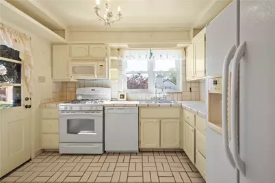 1751 Helen Drive, Pittsburgh, PA 15216 - Photo 12