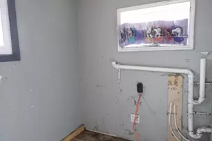 23 4th Ave, Scottdale, PA 15683 - Photo 8