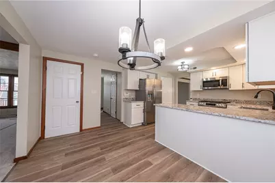 296 Lynn Ann, Pittsburgh, PA 15068 - Photo 4