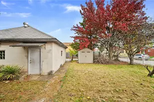 109 Vine St, Munhall, PA 15120 - Photo 24