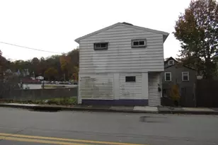 930 7th St, New Kensington, PA 15068 - Photo 1