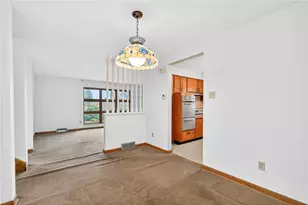 100 Fieldstone Dr, Pittsburgh, PA 15116 - Photo 10