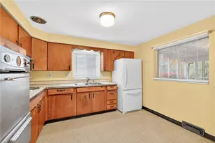 100 Fieldstone Dr, Pittsburgh, PA 15116 - Photo 12