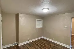 8 Center St, Harrison Township, PA 15065 - Photo 4