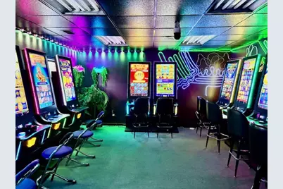 438 Line Ave, Ellwood City, PA 16117 - Photo 22