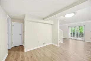 137 Freeland St, Pittsburgh, PA 15210 - Photo 8