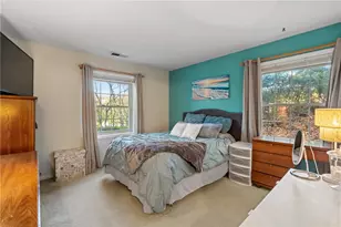 1100 Chatham Park Dr, Scott Township, PA 15216 - Photo 10