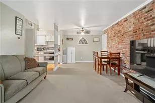 1100 Chatham Park Dr, Scott Township, PA 15216 - Photo 18