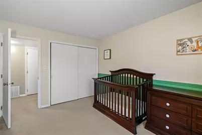 1100 Chatham Park Dr #K, Scott Township, PA 15216 - Photo 8