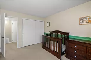 1100 Chatham Park Dr, Scott Township, PA 15216 - Photo 8