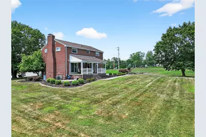 1705 Hassam, Moon/Crescent Twp, PA 15108 - Photo 4