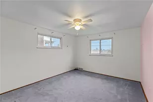 26 Edinburg Dr, Pittsburgh, PA 15235 - Photo 16