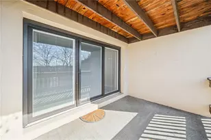 2034 Swallow Hill Rd, Scott Township, PA 15220 - Photo 8