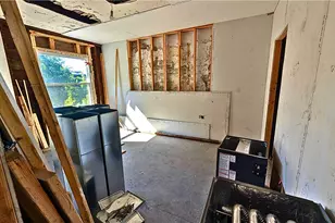 3021-3023 Zephyr Ave, Pittsburgh, PA 15204 - Photo 12