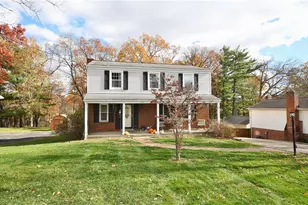 129 Wyngate Rd, Moon/Crescent Twp, PA 15108 - Photo 2