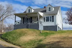 84 Crossridge Rd, Fallowfield, PA 15022 - Photo 2