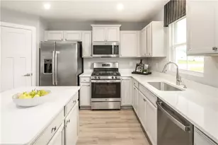 468 Clubhouse Dr, Rostraver, PA 15012 - Photo 4