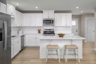 466 Clubhouse Dr, Rostraver, PA 15012 - Photo 2