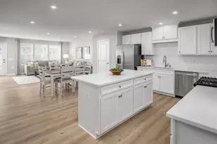 466 Clubhouse Dr, Rostraver, PA 15012 - Photo 4