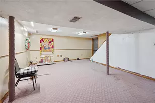 1914 Riggs Rd, South Park, PA 15129 - Photo 30