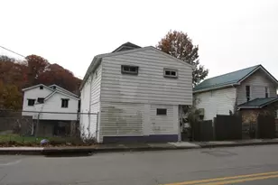 930 7th St, New Kensington, PA 15068 - Photo 2