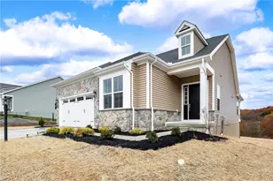 4027 Evilyn Dr, Economy, PA 15005 - Photo 2