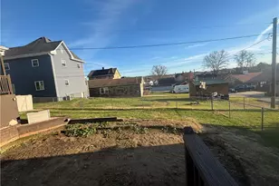 215 Cherry Ave, Houston, PA 15342 - Photo 4