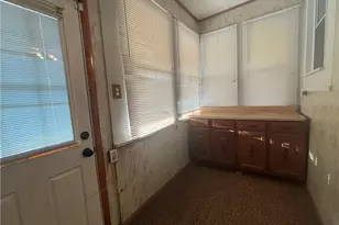 215 Cherry Ave, Houston, PA 15342 - Photo 28