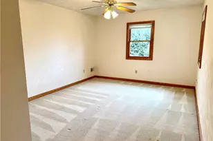 111 Blossom Dr, Center Township, PA 16001 - Photo 22