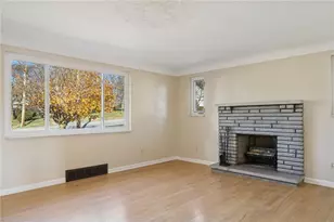 421 Robbins Station Rd, North Huntingdon, PA 15642 - Photo 4