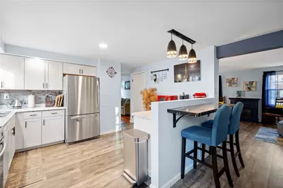 1124 Tidewood Dr, Bethel Park, PA 15102 - Photo 10