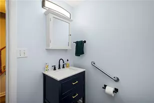 1124 Tidewood Dr, Bethel Park, PA 15102 - Photo 14