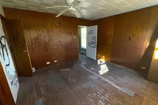 98 Cuyler Ave, Jeannette, PA 15644 - Photo 12