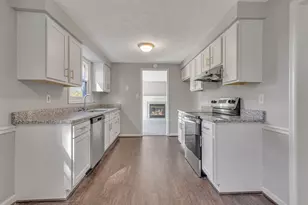 801 Lexington Dr, Hopewell Township, PA 15001 - Photo 12