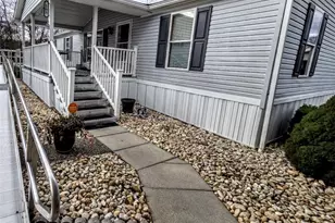 105 Eagle Pointe Ests, New Eagle, PA 15067 - Photo 4