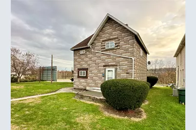508 Todd Ave, Ellwood City, PA 16117 - Photo 2