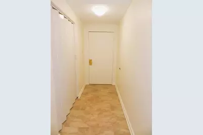 1500 Cochran Rd #512, Scott Township, PA 15243 - Photo 4