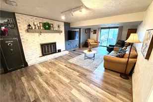 311 Amblewood Cir, Hempfield Township, PA 15601 - Photo 14