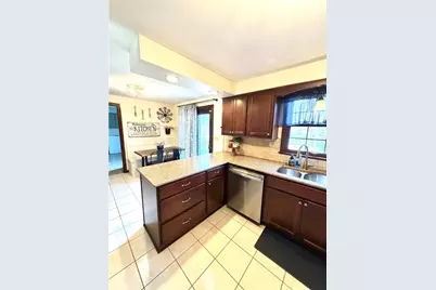 311 Amblewood Cir, Hempfield Township, PA 15601 - Photo 8