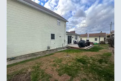 717 N 1st St, Jeannette, PA 15644 - Photo 14