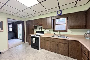 717 N 1st St, Jeannette, PA 15644 - Photo 22